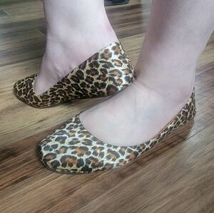 Lightweight Kalli animal print ballerina flats